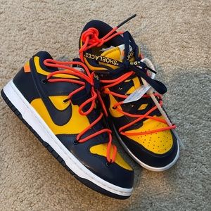 SOLD.Off-White Dunks